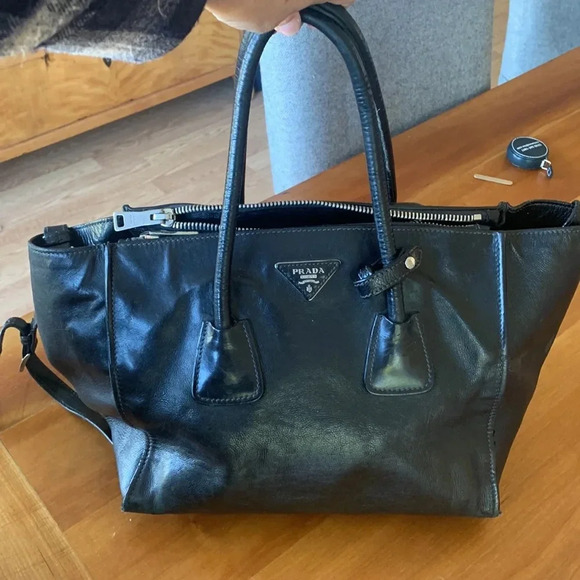Good condition PRADA BAG black smooth soft leather double handle satchel - Picture 3 of 12